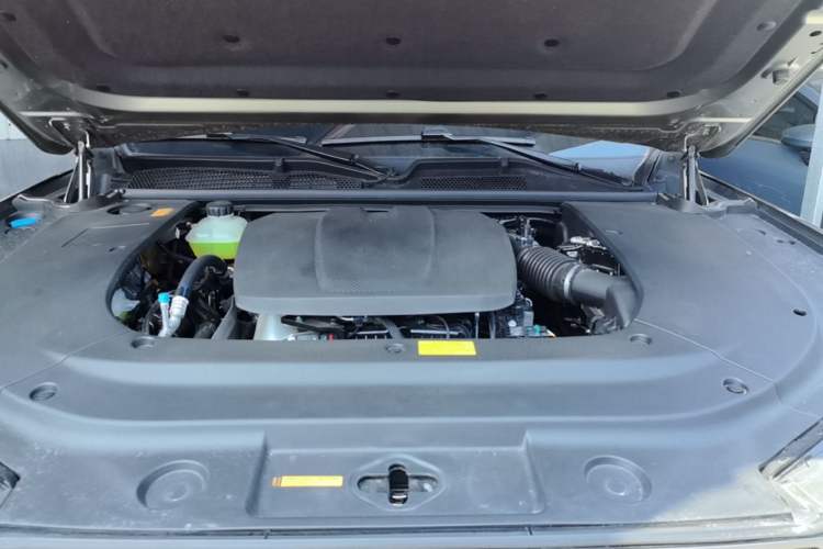 Used Brave warrior M817 2025 Model, Hero Engine Bay