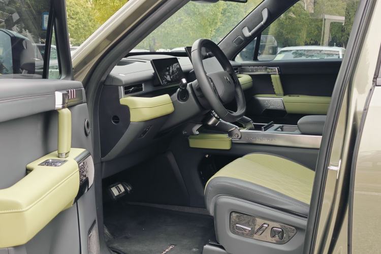 Used Brave warrior M817 2025 Model, Max Interior 1