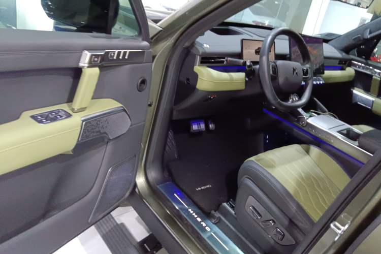 Used Brave warrior M817 2025 Model, Hero Interior 3