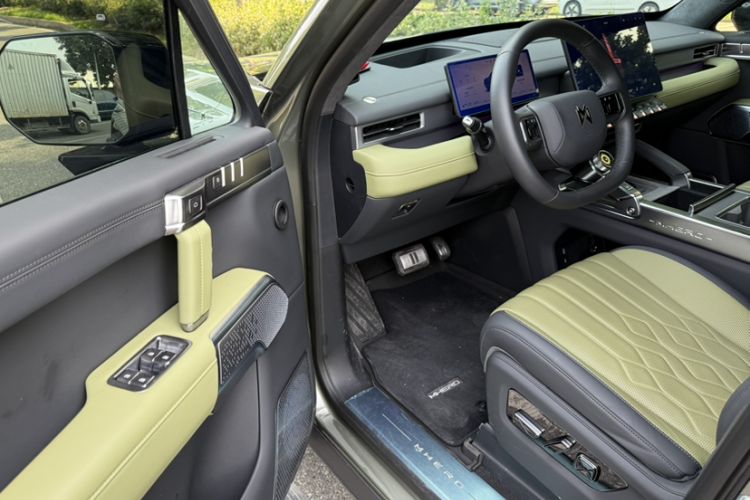 Used Brave warrior M817 2025 Model, Hero Interior 3