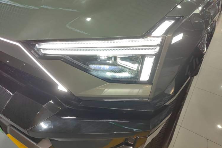 Used Brave warrior M817 2025 Model, Max Left Front Headlight