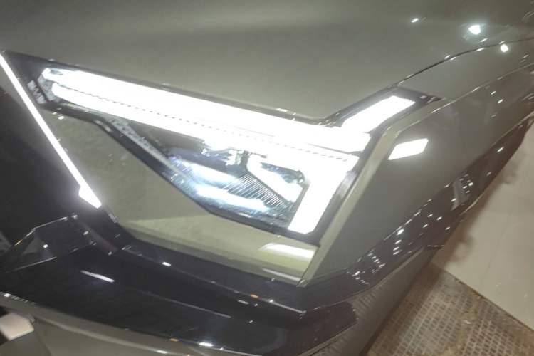 Used Brave warrior M817 2025 Model, Max Left Front Headlight