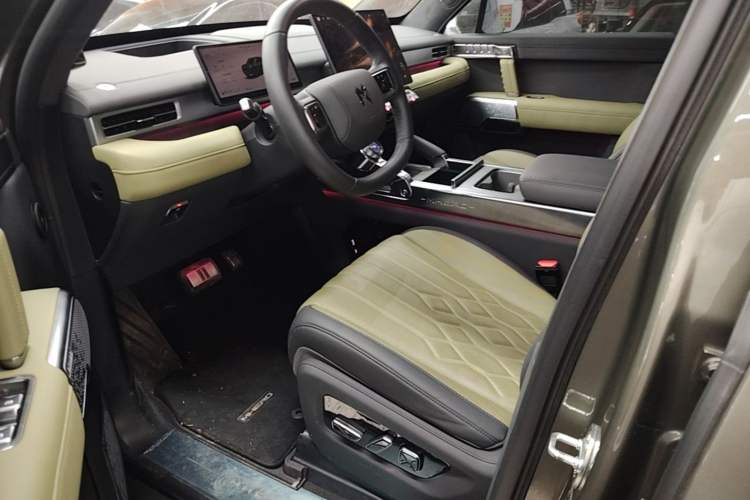 Used Brave warrior M817 2025 Model, Max Left Front Seat