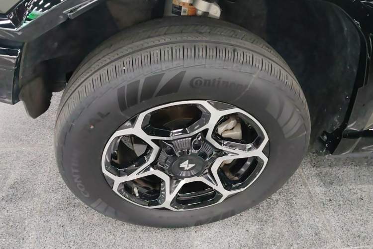 Used Brave warrior M817 2025 Model, Max Left Front Wheel Hub