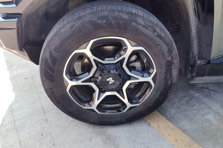 Used Brave warrior M817 2025 Model, Hero Left Front Wheel Hub