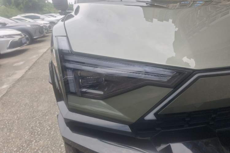 Used Brave warrior M817 2025 Model, Max Right Front Headlight