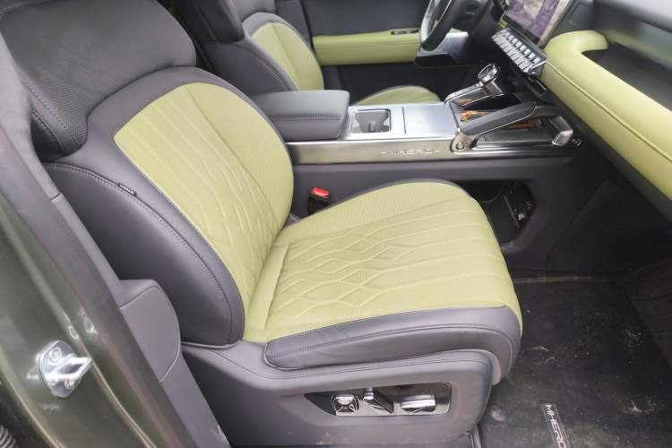 Used Brave warrior M817 2025 Model, Max Right Front Seat