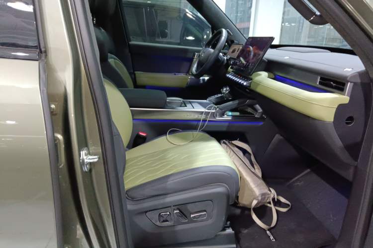 Used Brave warrior M817 2025 Model, Hero Right Front Seat