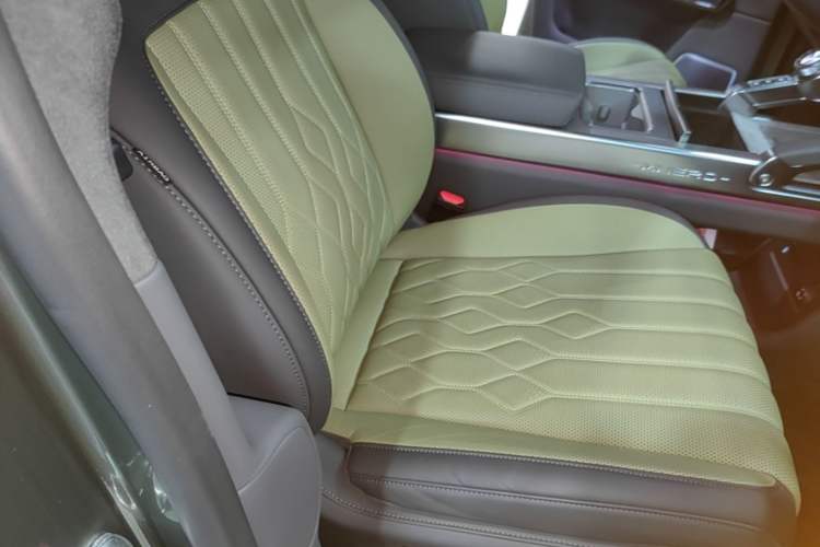 Used Brave warrior M817 2025 Model, Pro Right Front Seat