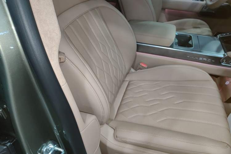 Used Brave warrior M817 2025 Model, Max+ Right Front Seat
