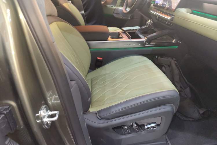 Used Brave warrior M817 2025 Model, Pro Right Front Seat
