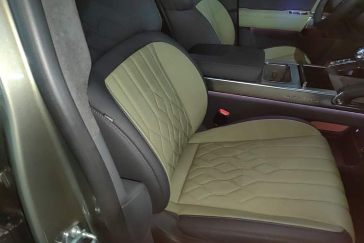 Used Brave warrior M817 2025 Model, Max Right Front Seat