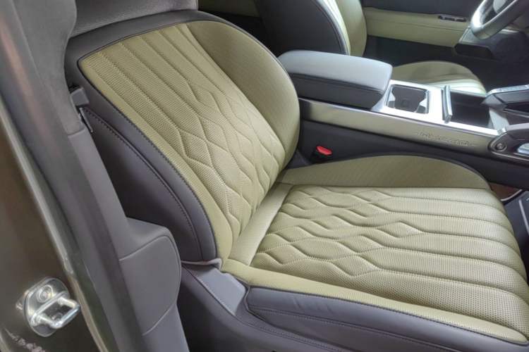 Used Brave warrior M817 2025 Model, Max Right Front Seat