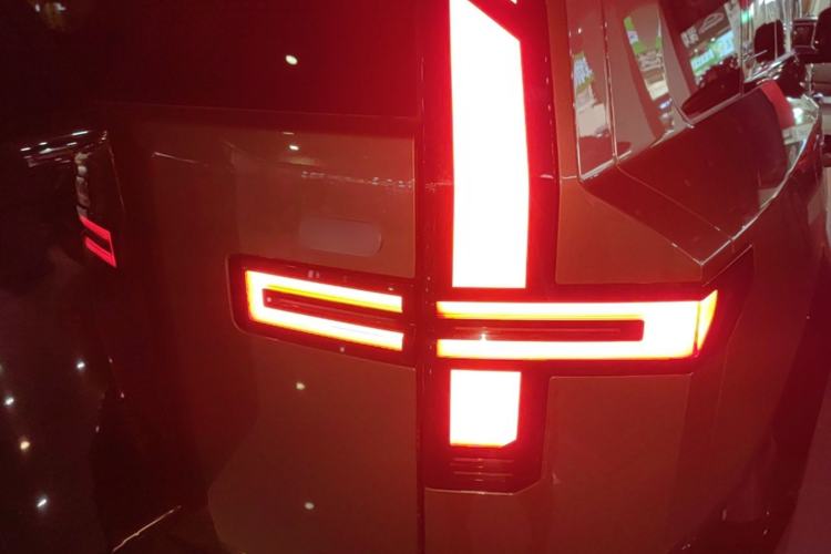 Used Brave warrior M817 2025 Model, Max Right Rear Taillight