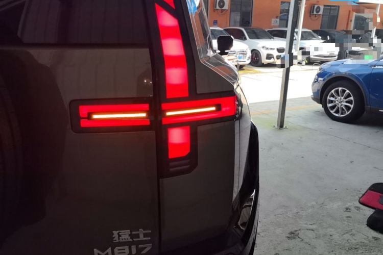 Used Brave warrior M817 2025 Model, Hero Right Rear Taillight