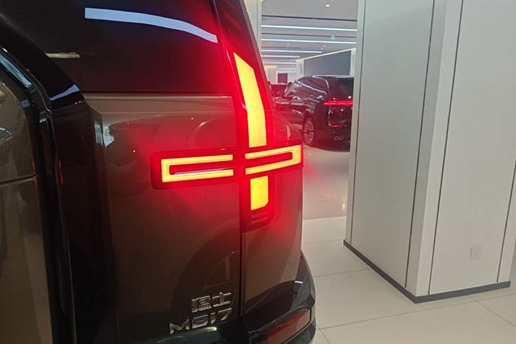 Used Brave warrior M817 2025 Model, Max Right Rear Taillight