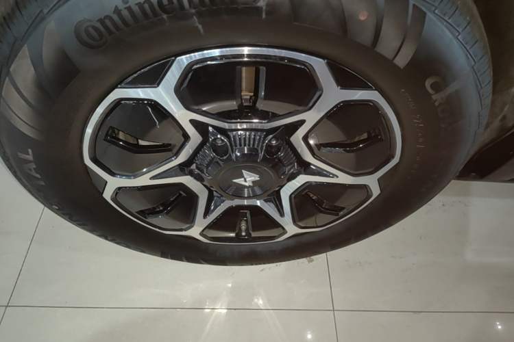 Used Brave warrior M817 2025 Model, Max Right Rear Wheel Hub