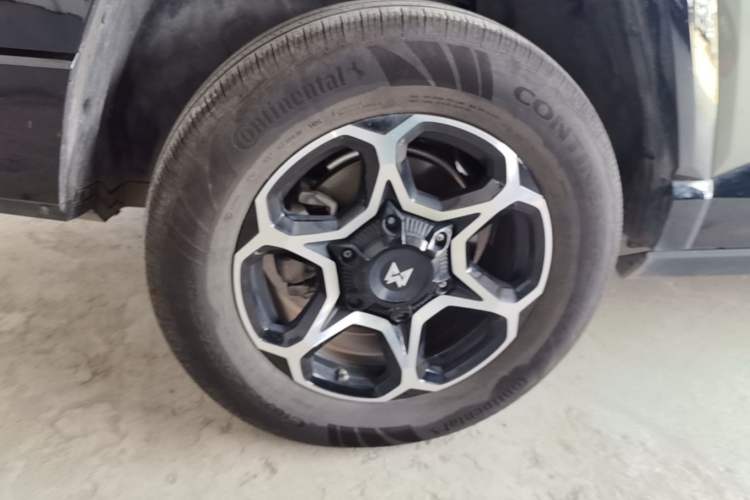 Used Brave warrior M817 2025 Model, Hero Right Rear Wheel Hub