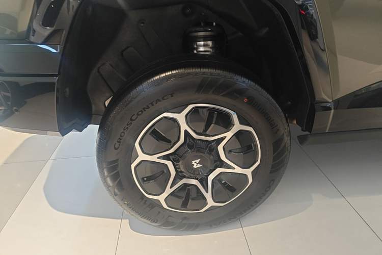 Used Brave warrior M817 2025 Model, Max Right Rear Wheel Hub