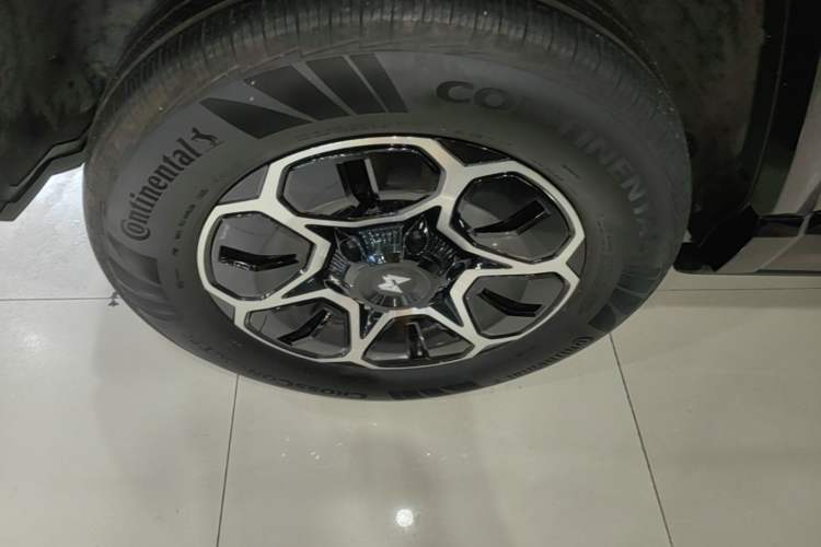 Used Brave warrior M817 2025 Model, Max Right Rear Wheel Hub