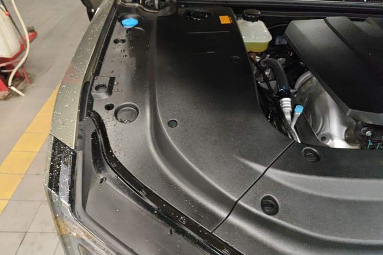 Used Brave warrior M817 2025 Model, Max Engine Bay Right