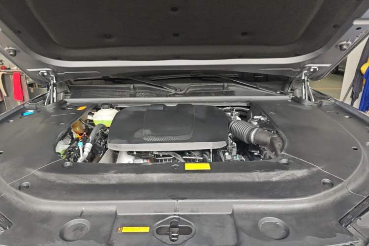 Used Brave warrior M817 2025 Model, Max Engine Bay