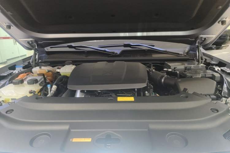 Used Brave warrior M817 2025 Model, Max Engine Bay