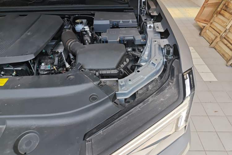 Used Brave warrior M817 2025 Model, Max Engine Bay Left