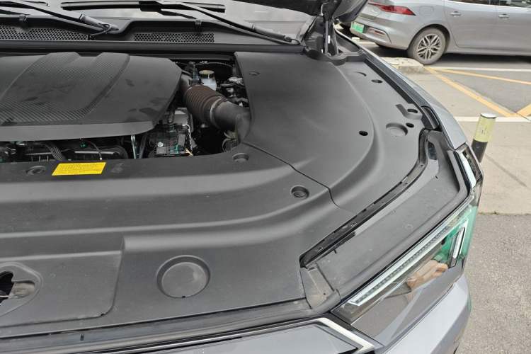 Used Brave warrior M817 2025 Model, Max Engine Bay Left