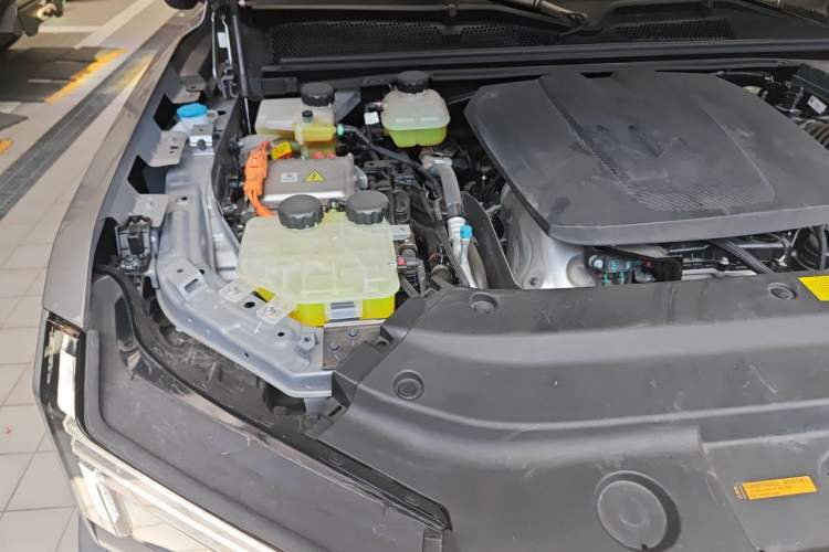 Used Brave warrior M817 2025 Model, Max Engine Bay Right