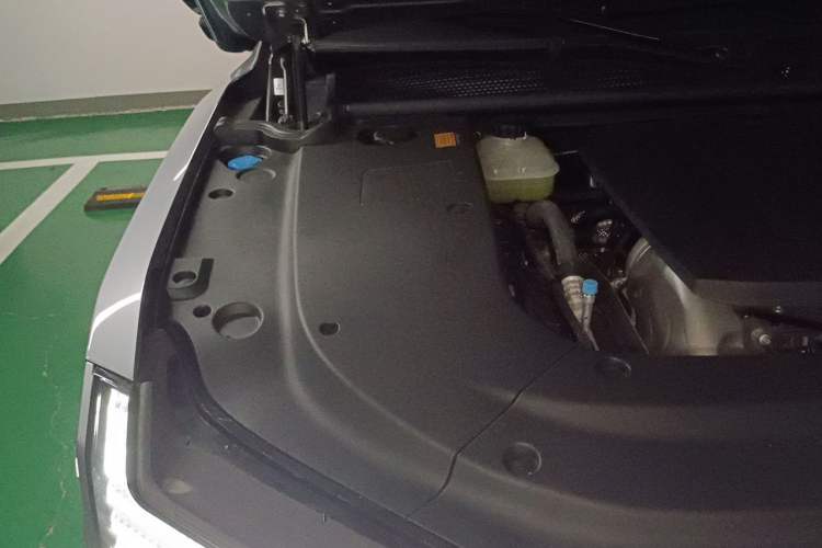 Used Brave warrior M817 2025 Model, Max Engine Bay Right
