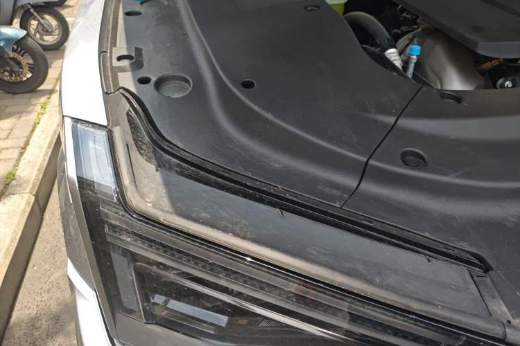 Used Brave warrior M817 2025 Model, Max Engine Bay Right