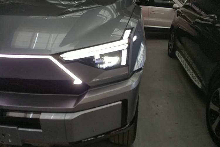 Used Brave warrior M817 2025 Model, Max Left Front Headlight