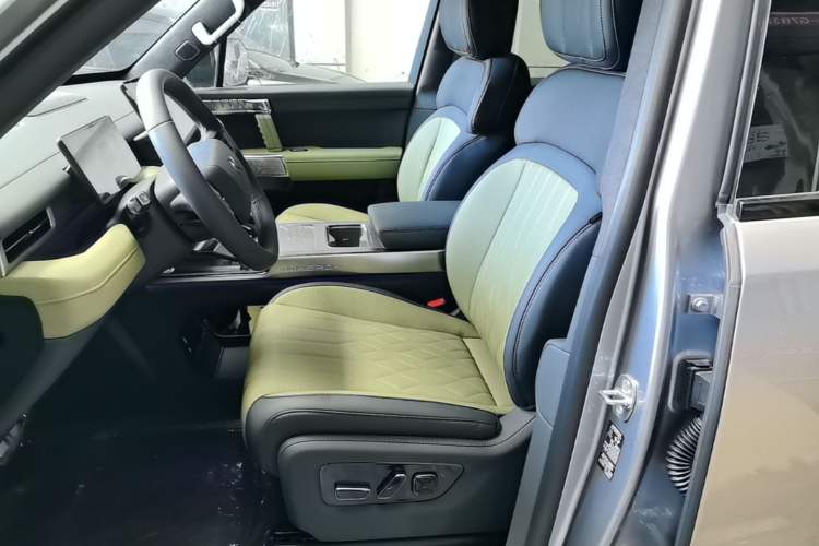 Used Brave warrior M817 2025 Model, Pro Left Front Seat