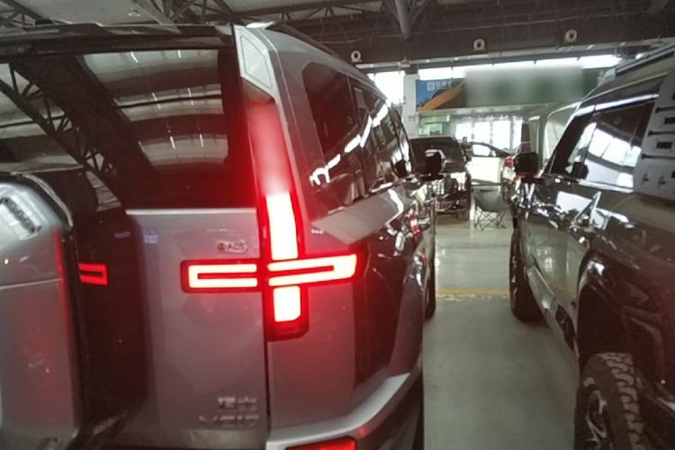 Used Brave warrior M817 2025 Model, Max Right Rear Taillight