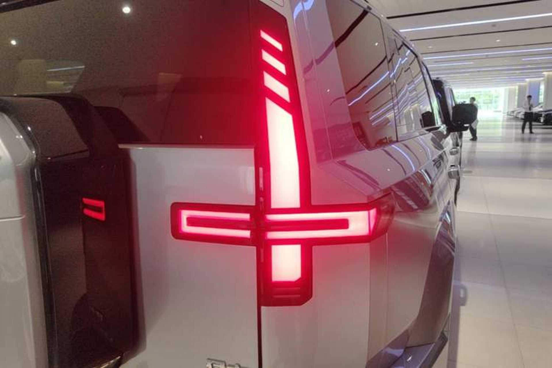 Used Brave warrior M817 2025 Model, Max Right Rear Taillight