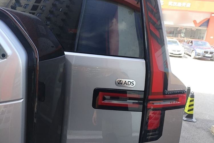 Used Brave warrior M817 2025 Model, Max Right Rear Taillight