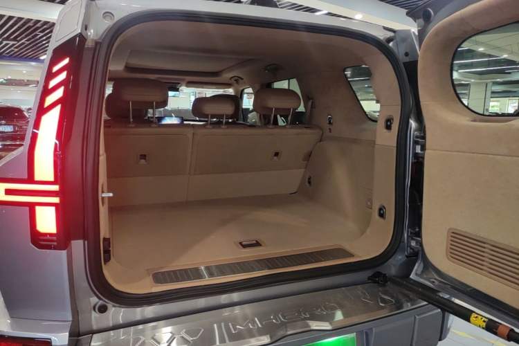 Used Brave warrior M817 2025 Model, Pro Trunk