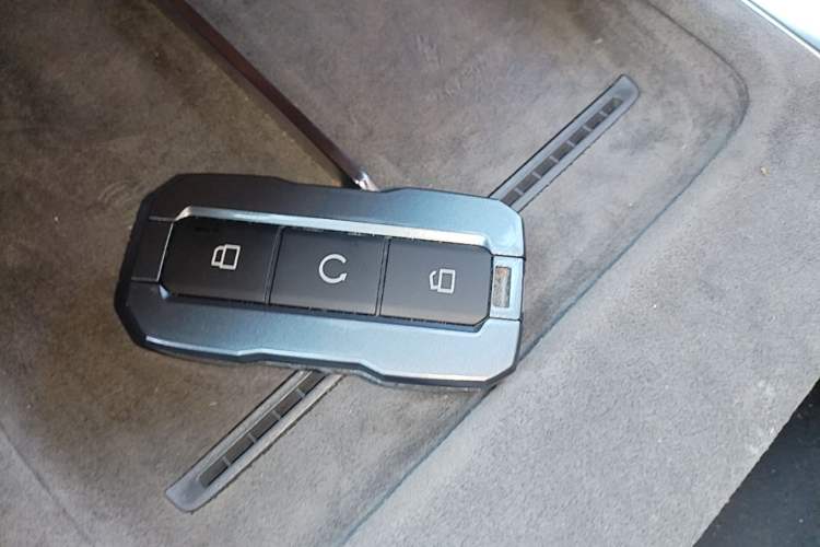 Used Brave warrior M817 2025 Model, Max Vehicle Key