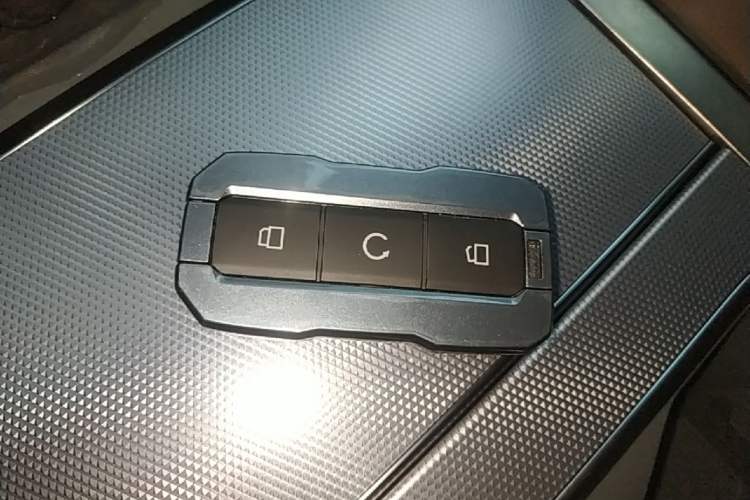 Used Brave warrior M817 2025 Model, Max Vehicle Key