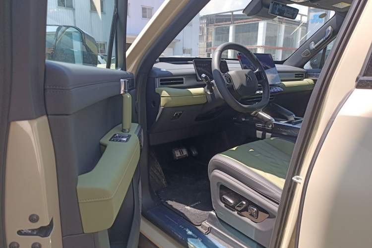 Used Brave warrior M817 2025 Model, Hero Driver Seat