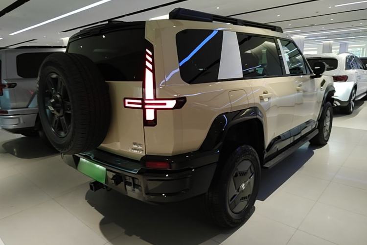 Used Brave warrior M817 2025 Model, Hero Rear Right 45 Deg