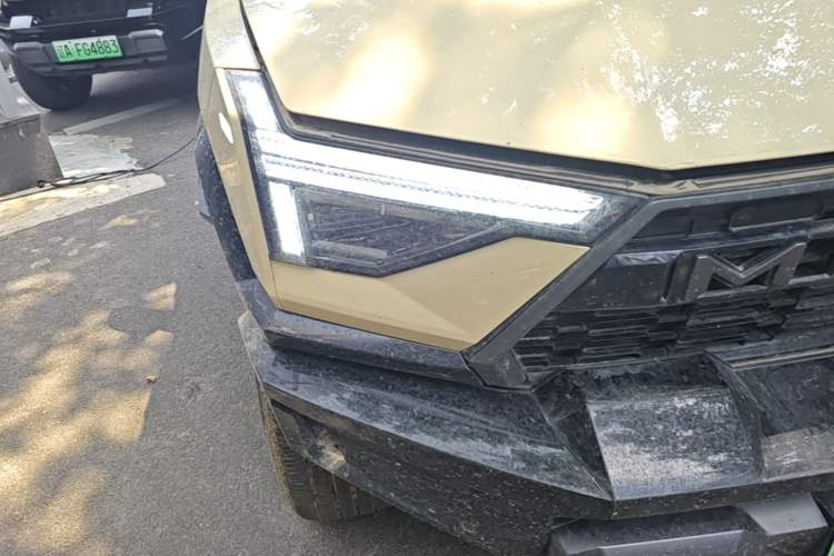 Used Brave warrior M817 2025 Model, Hero Right Front Headlight
