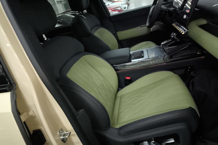 Used Brave warrior M817 2025 Model, Hero Right Front Seat