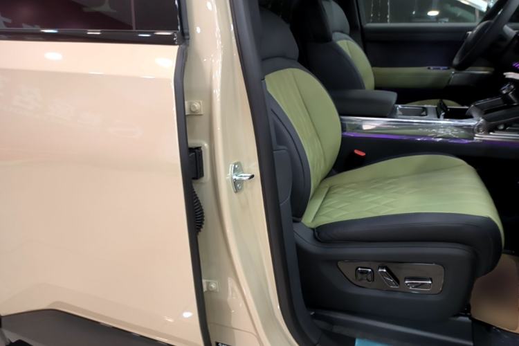 Used Brave warrior M817 2025 Model, Hero Right Front Seat
