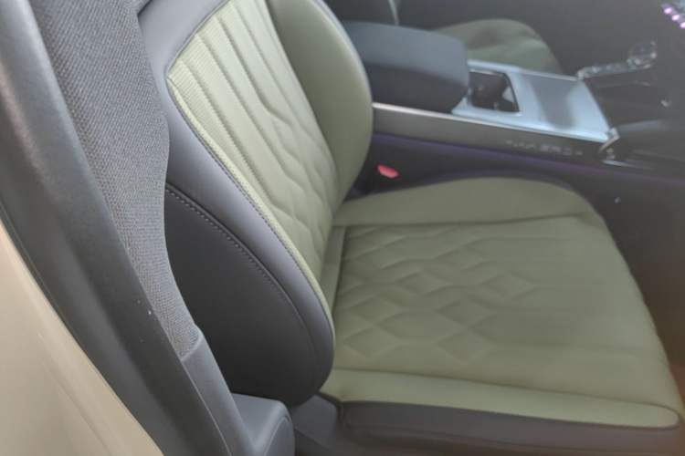 Used Brave warrior M817 2025 Model, Hero Right Front Seat