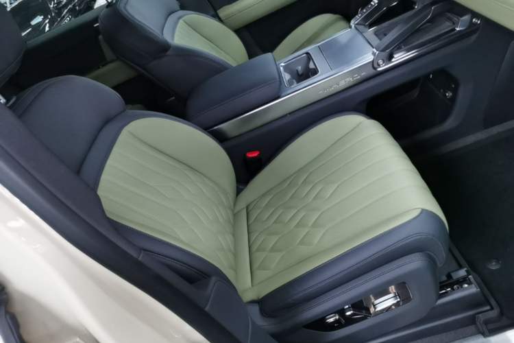 Used Brave warrior M817 2025 Model, Hero Right Front Seat