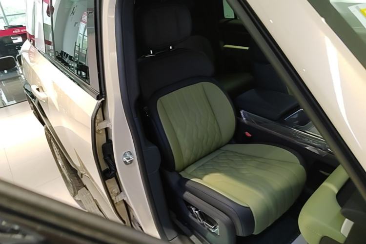 Used Brave warrior M817 2025 Model, Hero Right Front Seat