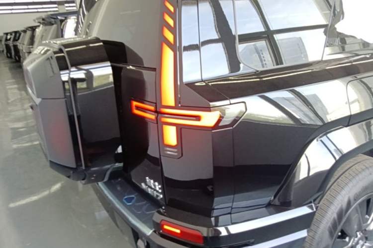 Used Brave warrior M817 2026 Model Max+ Right Rear Taillight
