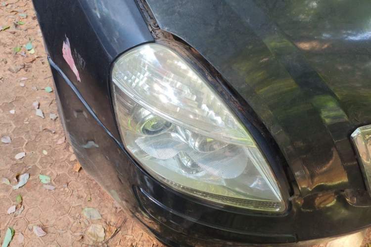 Used Brilliance BS6 2004 2.0L Automatic Comfort Version Right Front Headlight